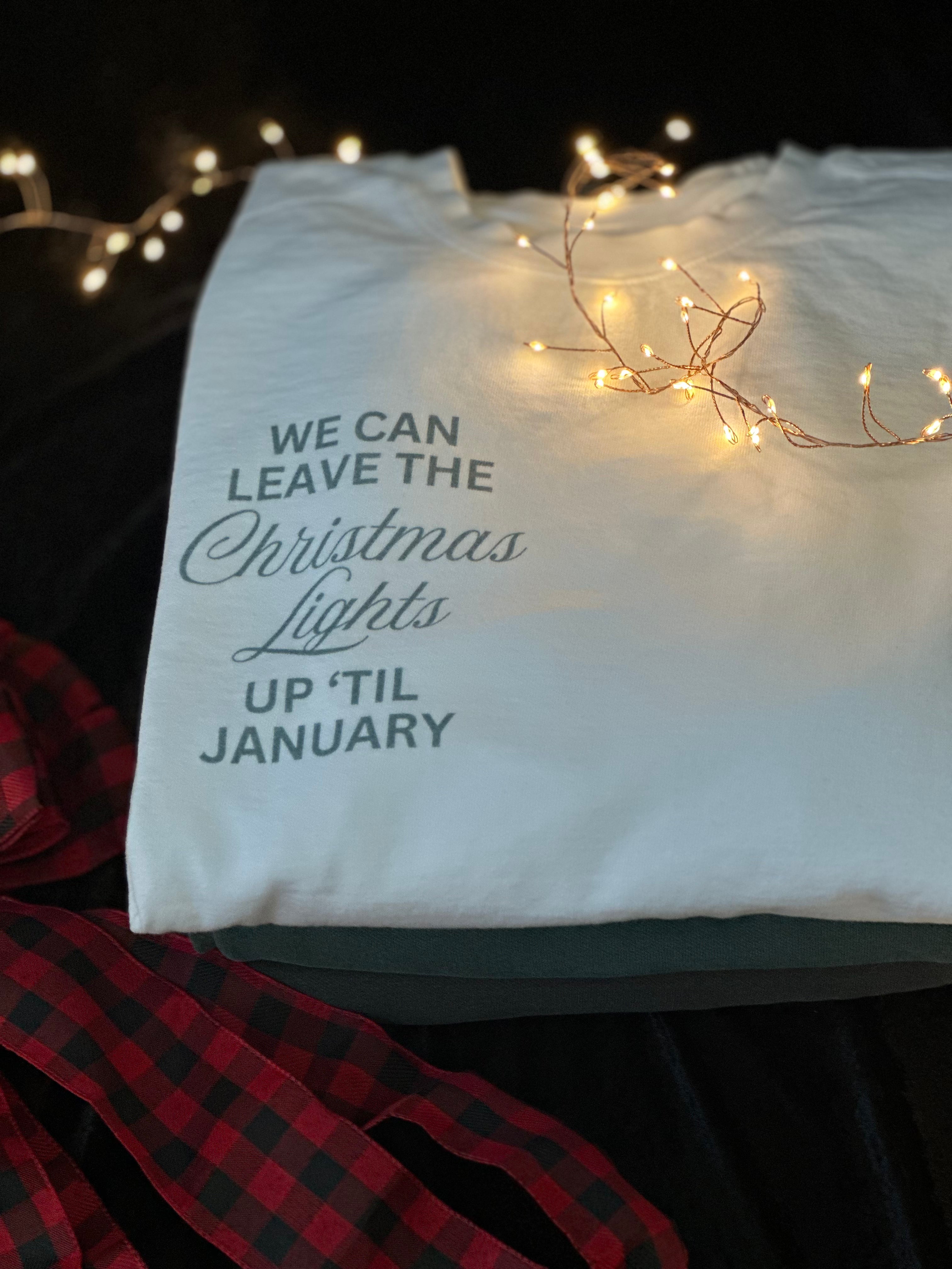 CHRISTMAS LIGHTS COMFORT COLORS SWEATSHIRT | Swifts Sweatshirt