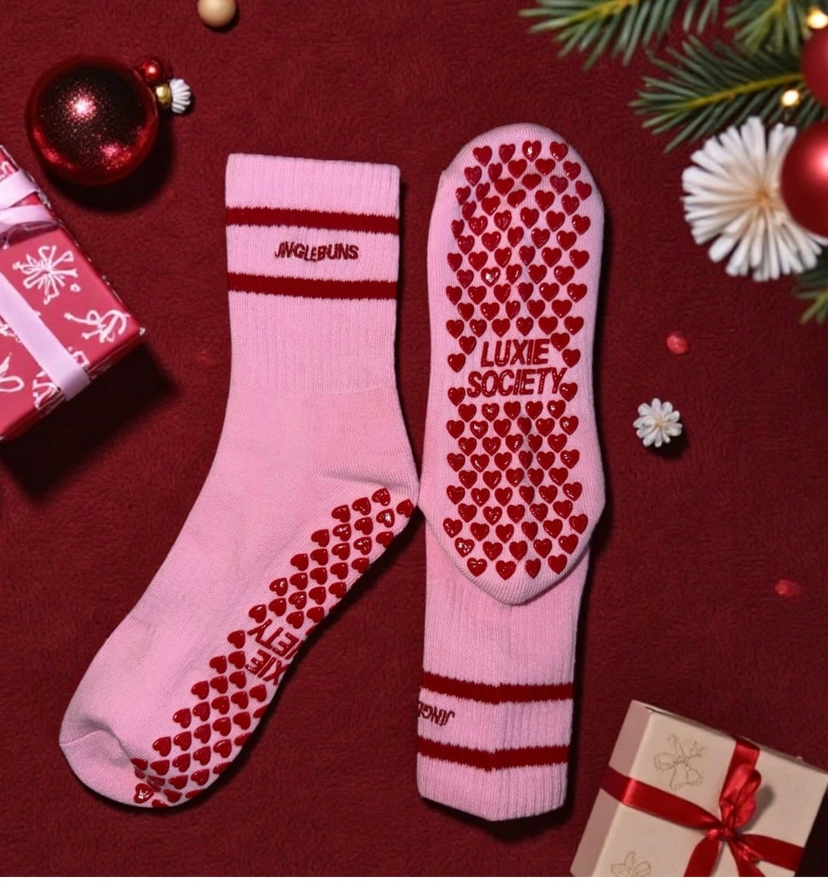 💕 JINGLE BUNS – Pink Holiday Grip Crew Socks