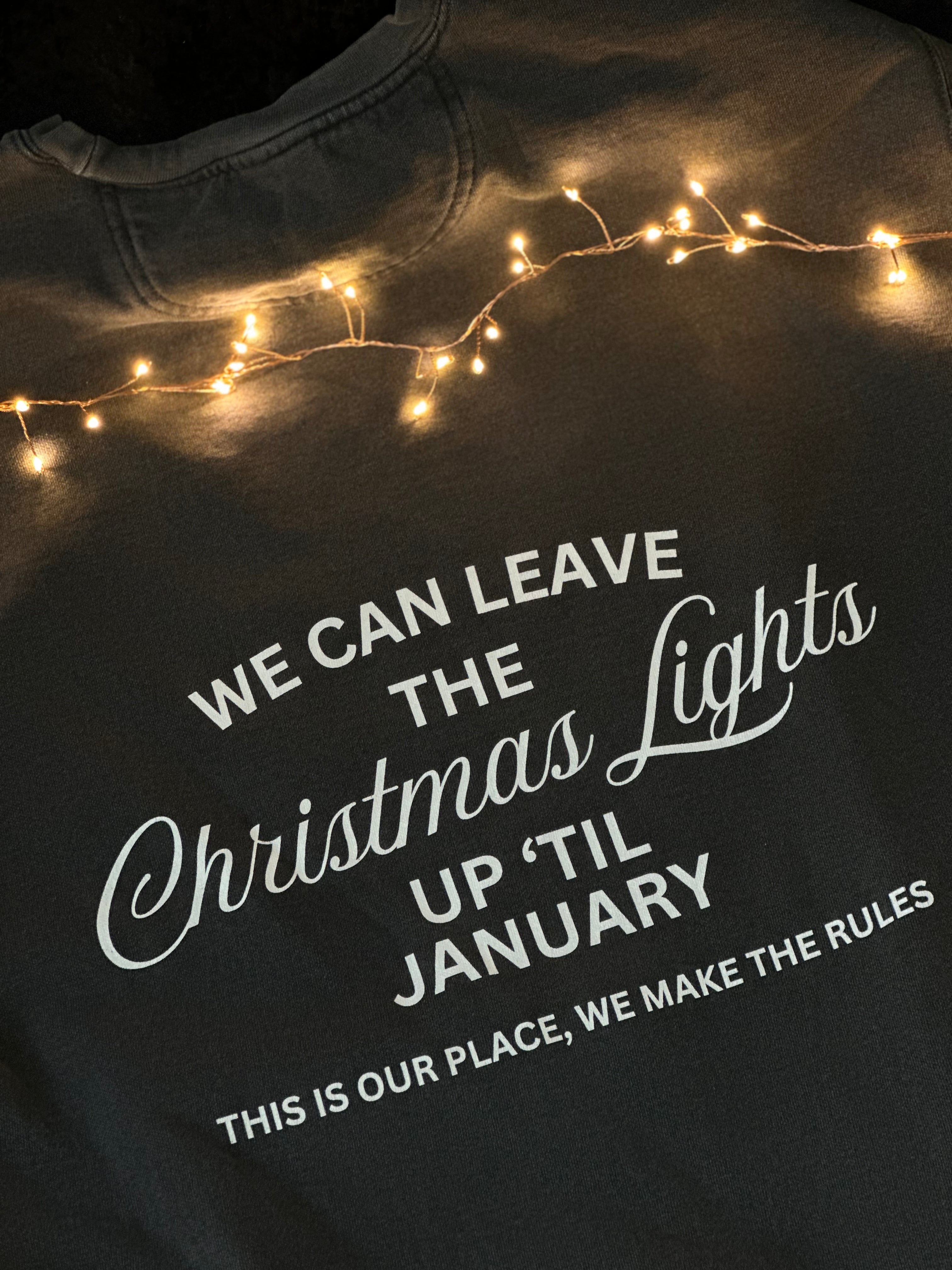 CHRISTMAS LIGHTS COMFORT COLORS SWEATSHIRT | Swifts Sweatshirt