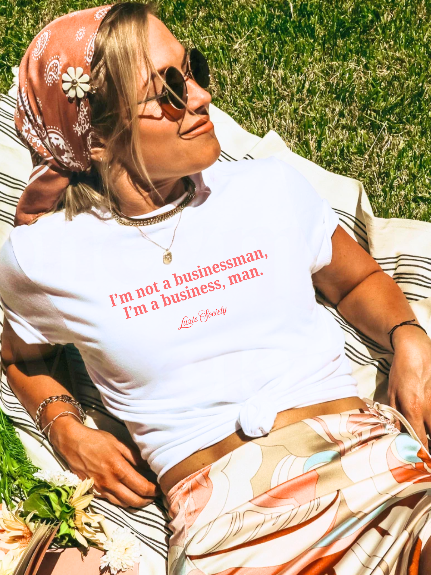 I'm not a businessman, I'm a business, man women's fitted tee | boss girl club | Luxie Society